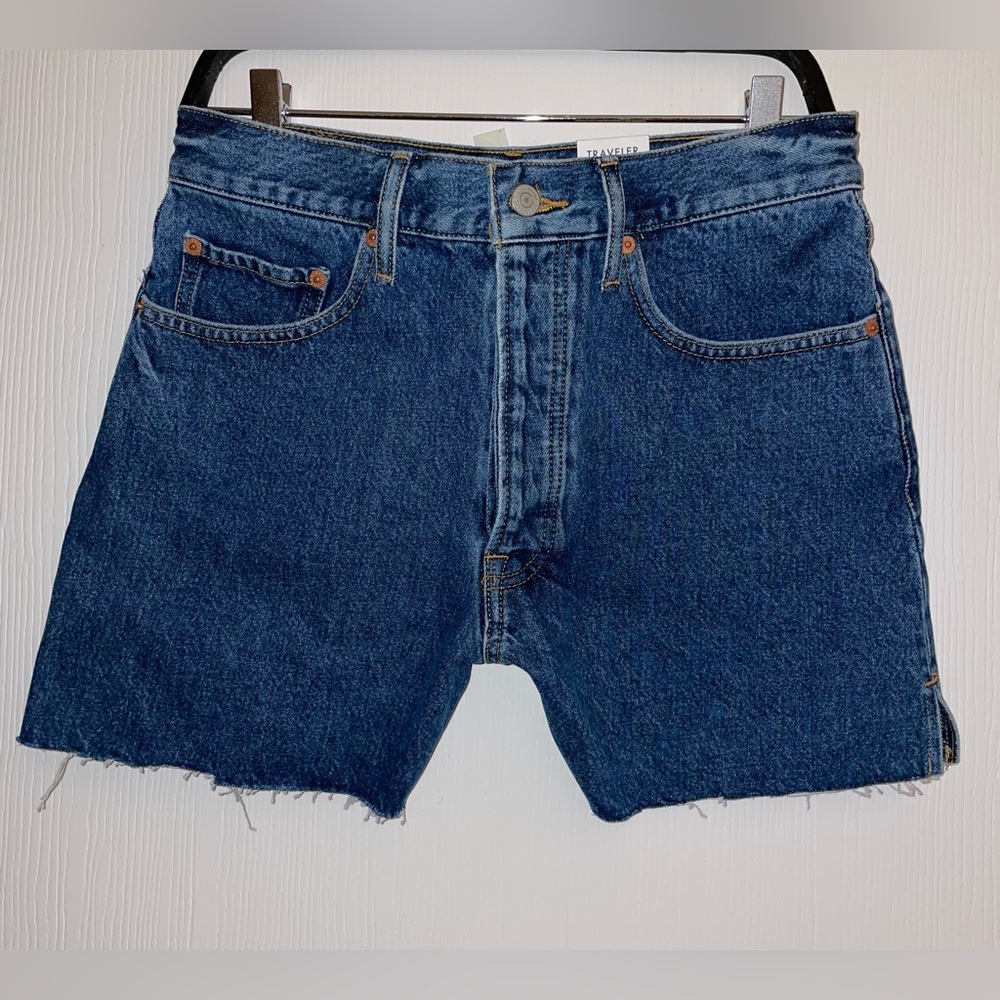 Lucky Brand traveler blue short Denim for women size 10/30